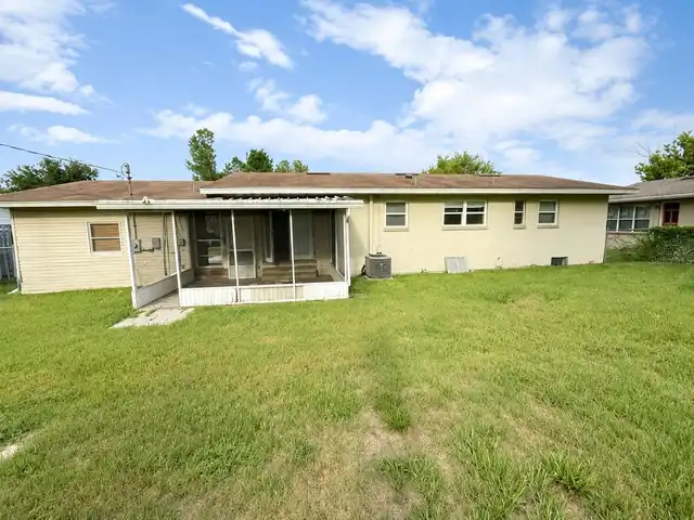 Listing Photo 15