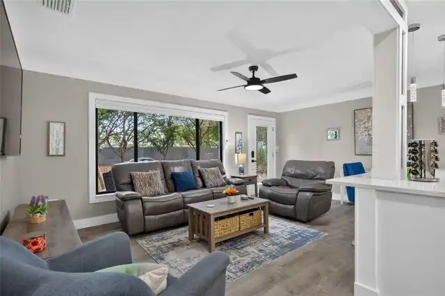 Listing Photo 12