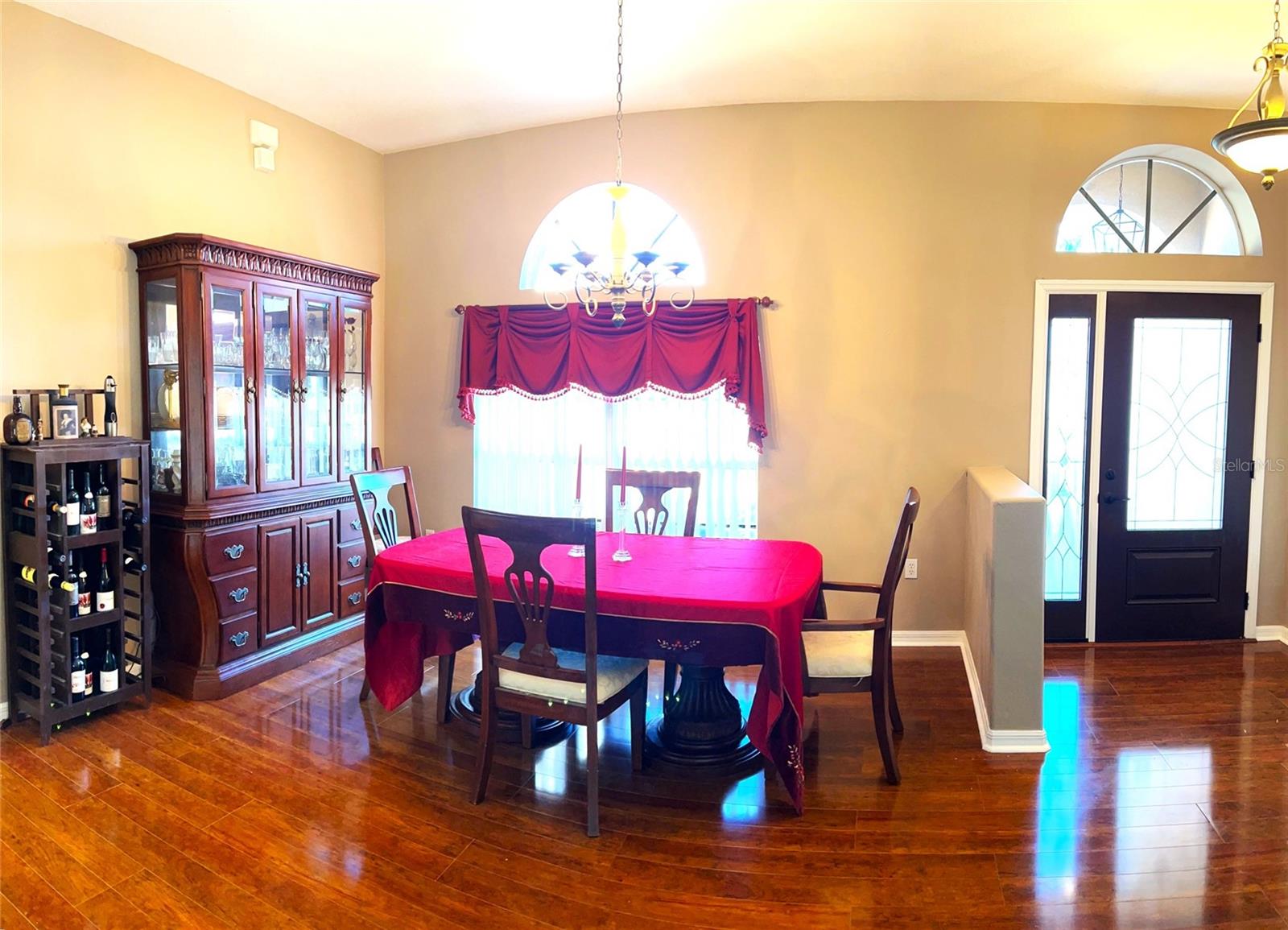 Listing Photo 10
