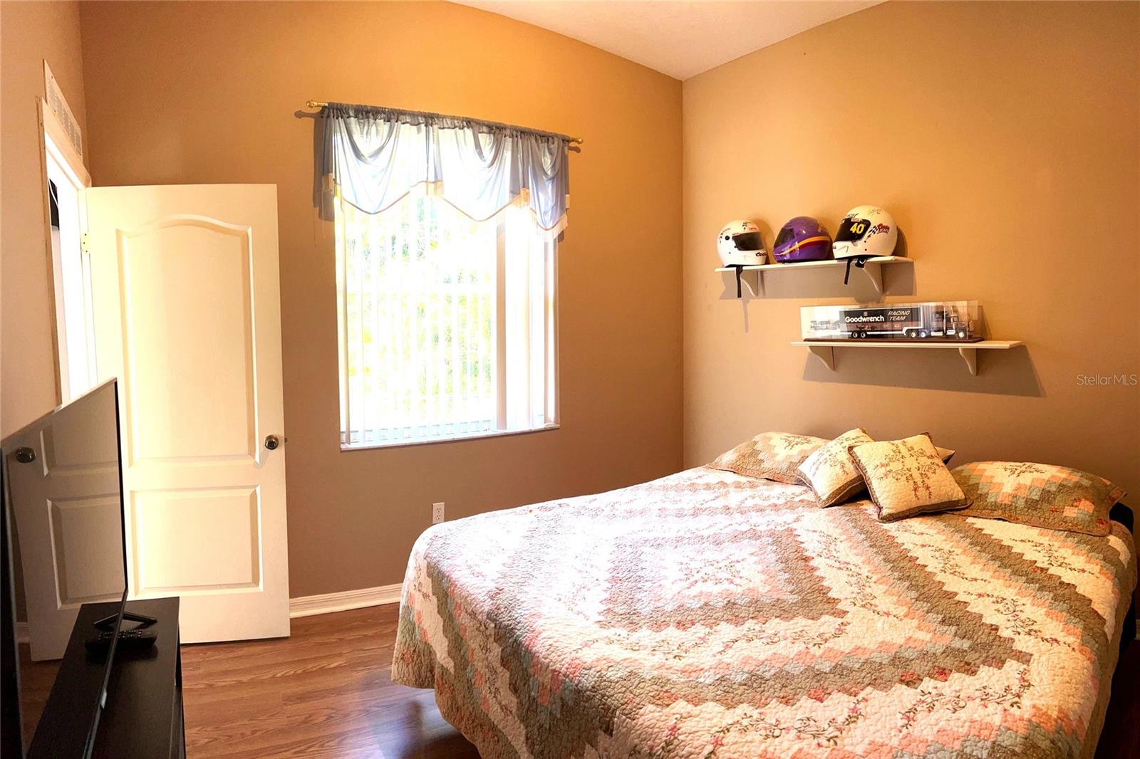 Listing Photo 18