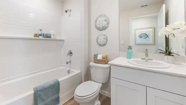 Listing Photo 12