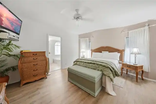 Listing Photo 20
