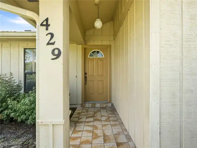 Listing Photo 6