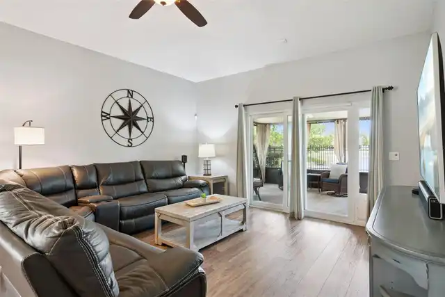 Listing Photo 12