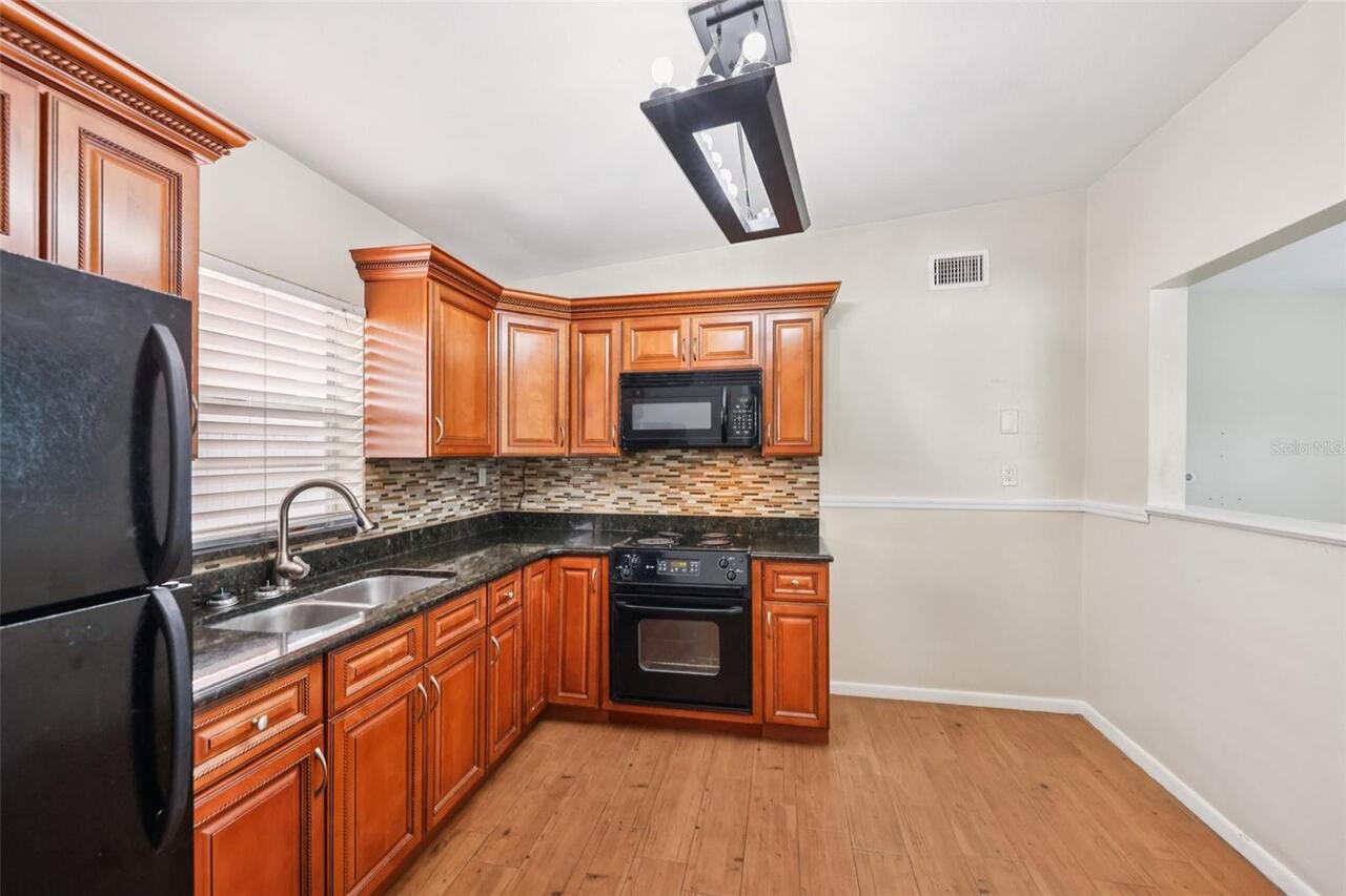 Listing Photo 9