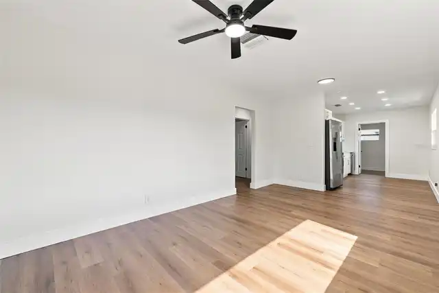 Listing Photo 7