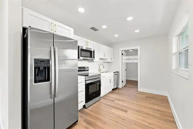 Listing Photo 8