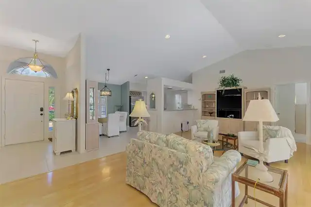 Listing Photo 7