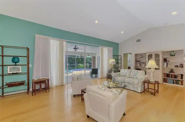 Listing Photo 10