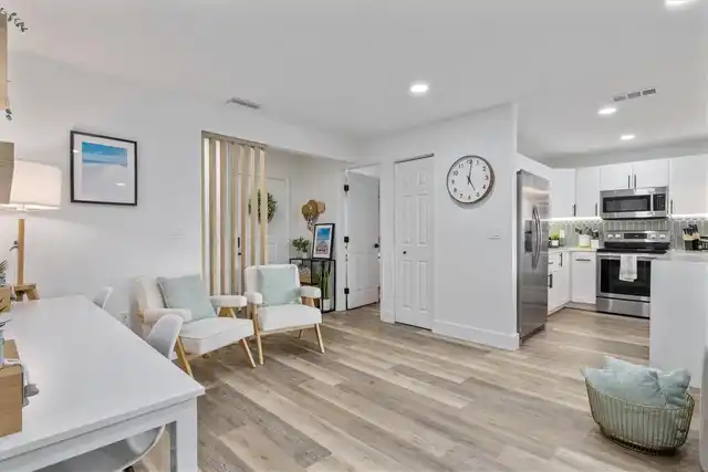 Listing Photo 11