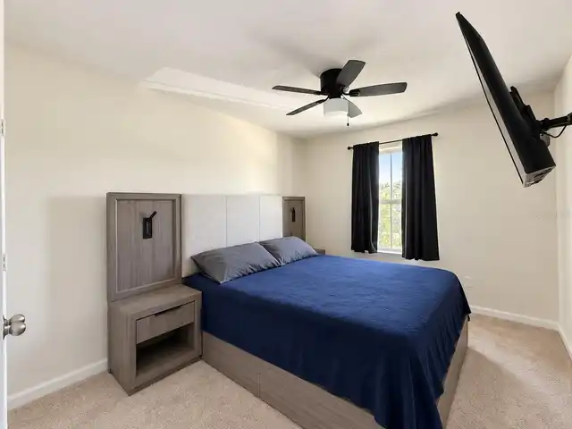 Listing Photo 9