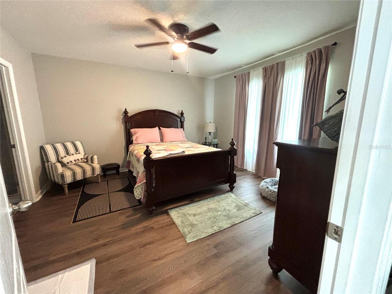 Listing Photo 8
