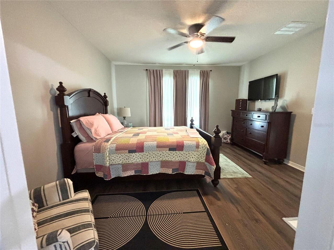 Listing Photo 9