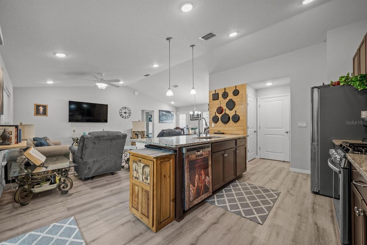 Listing Photo 16