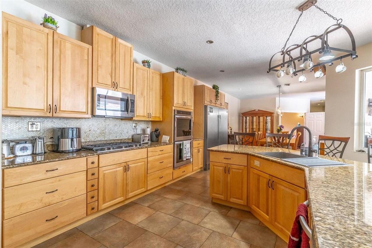 Listing Photo 11