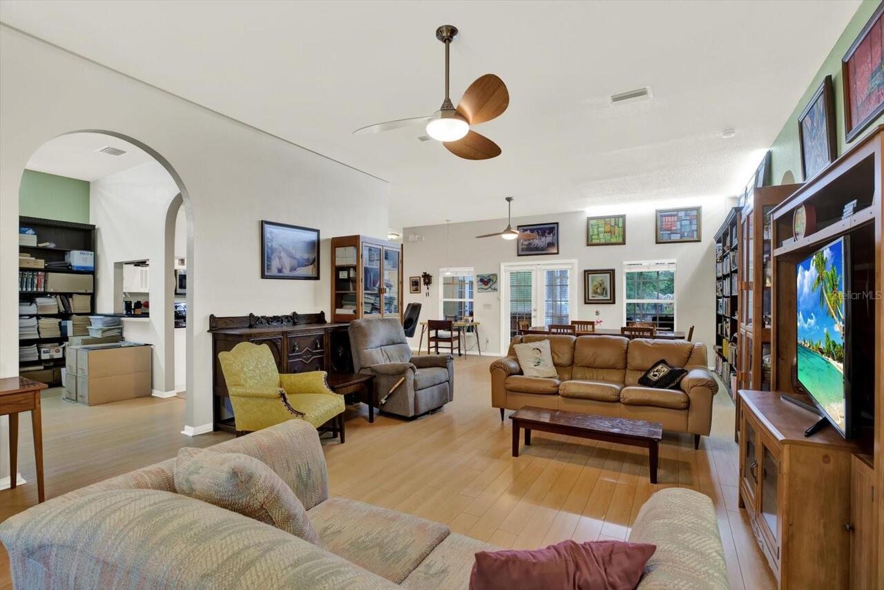 Listing Photo 9