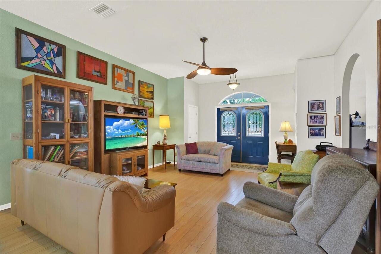 Listing Photo 11