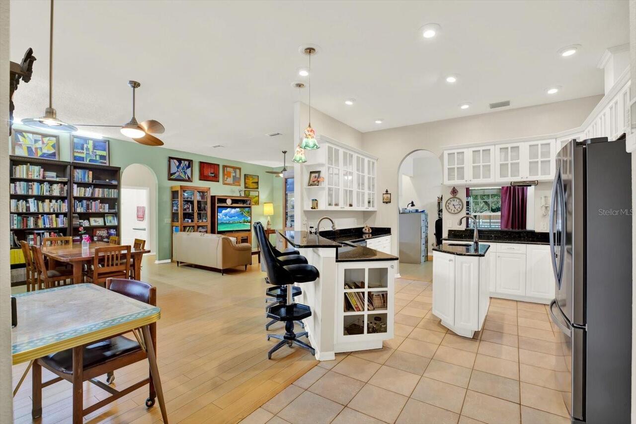 Listing Photo 14