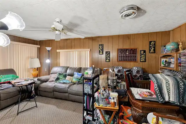 Listing Photo 11