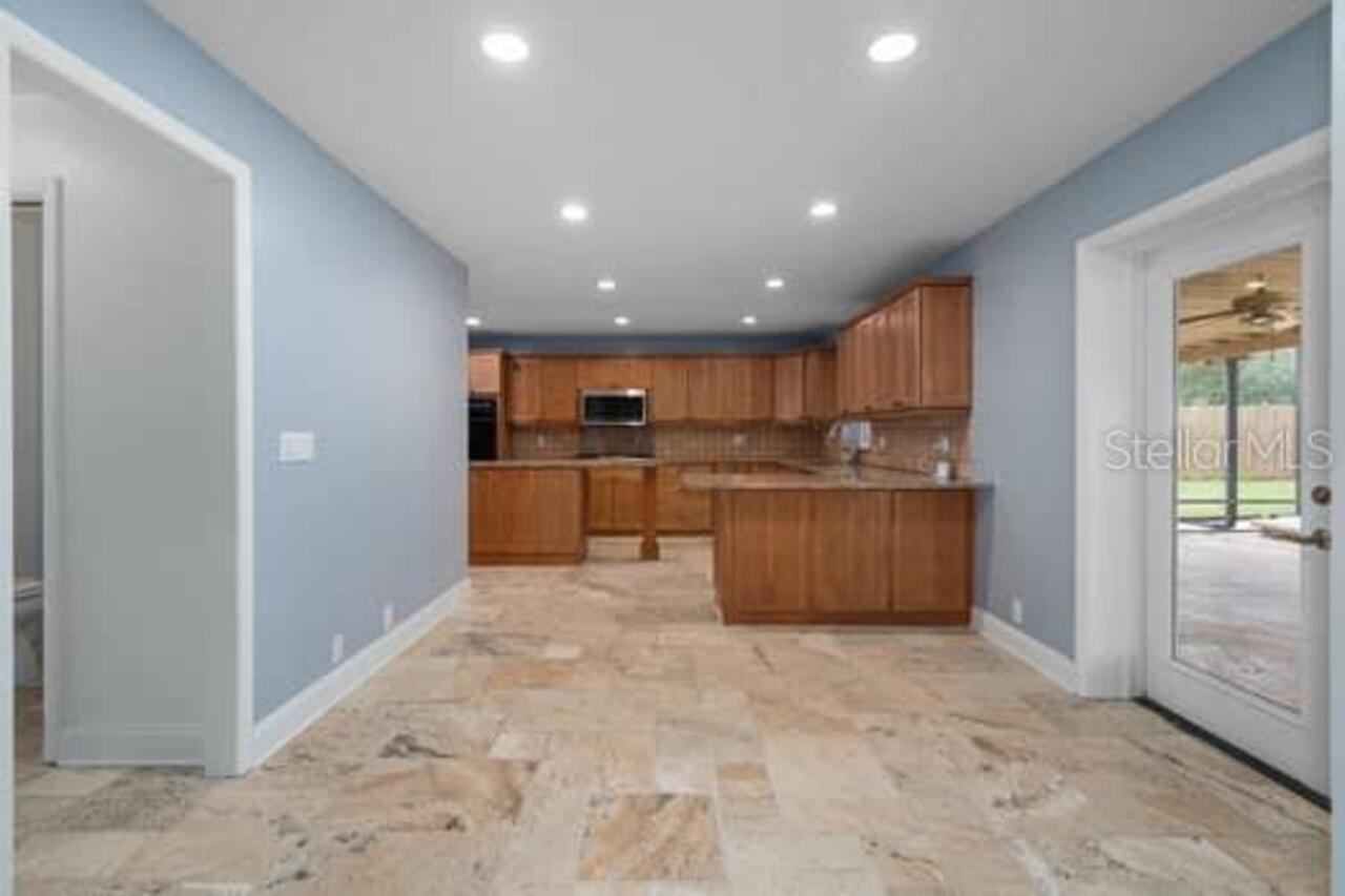 Listing Photo 14
