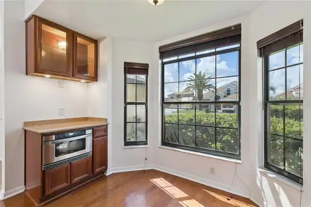 Listing Photo 9