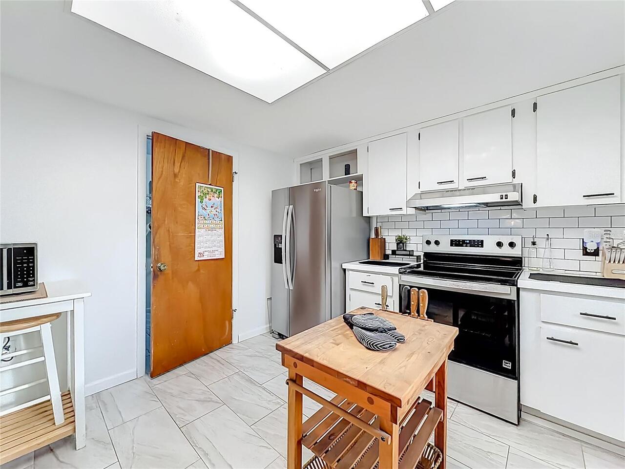 Listing Photo 12