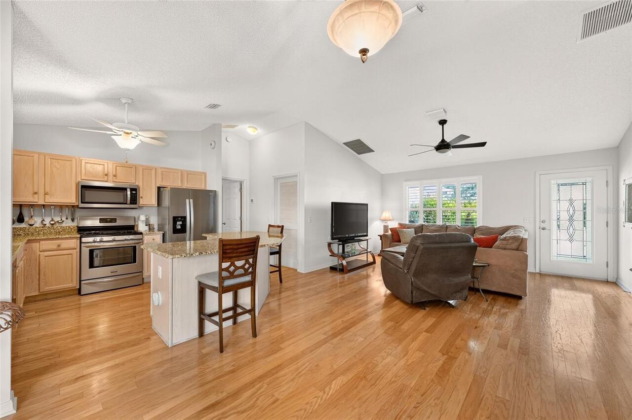 Listing Photo 8