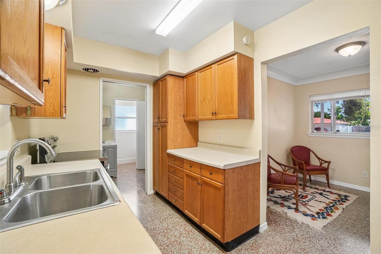 Listing Photo 11