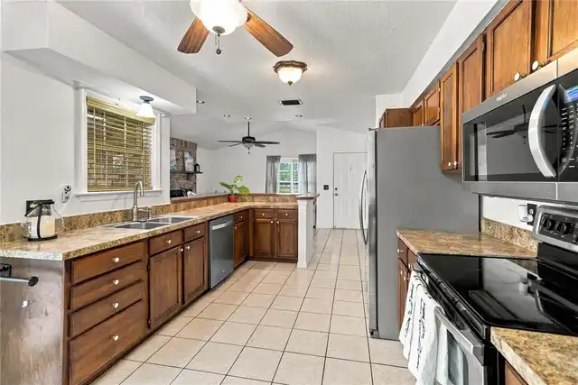 Listing Photo 6