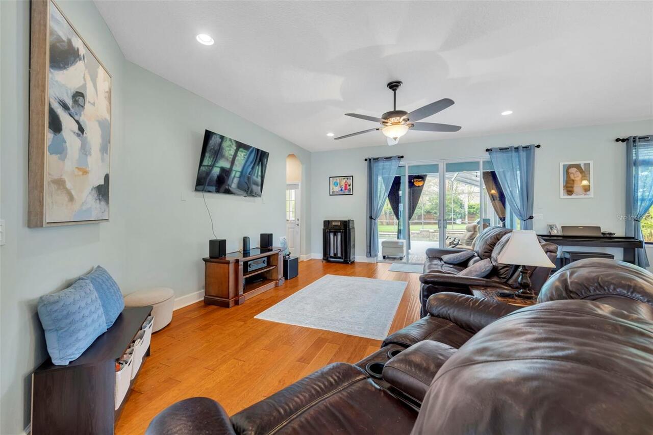 Listing Photo 11
