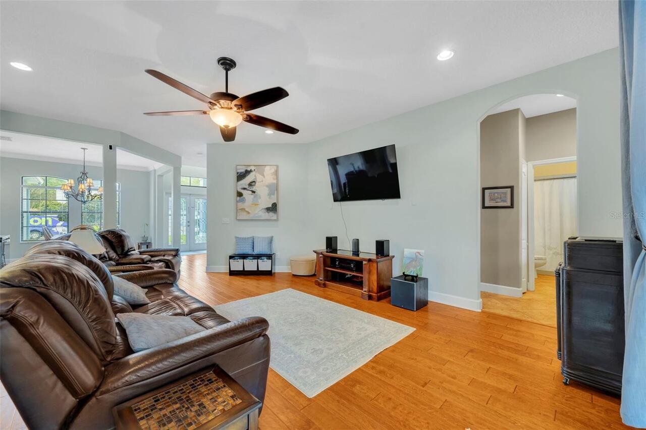Listing Photo 12