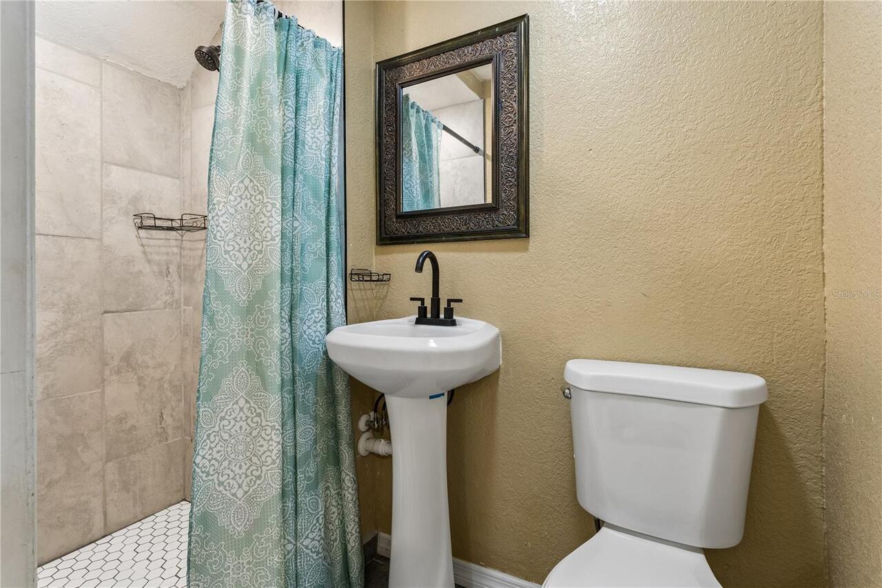 Listing Photo 9