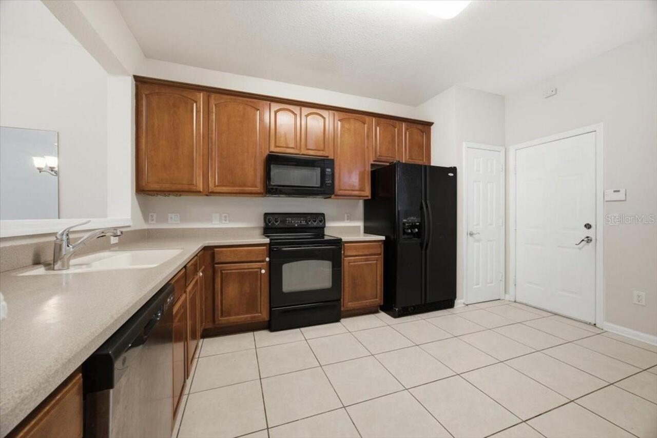 Listing Photo 9
