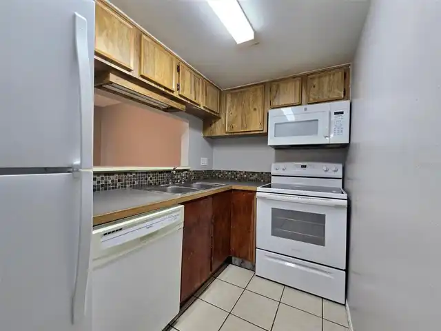 Listing Photo 8