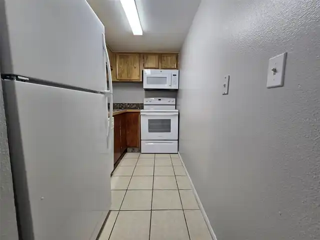Listing Photo 9