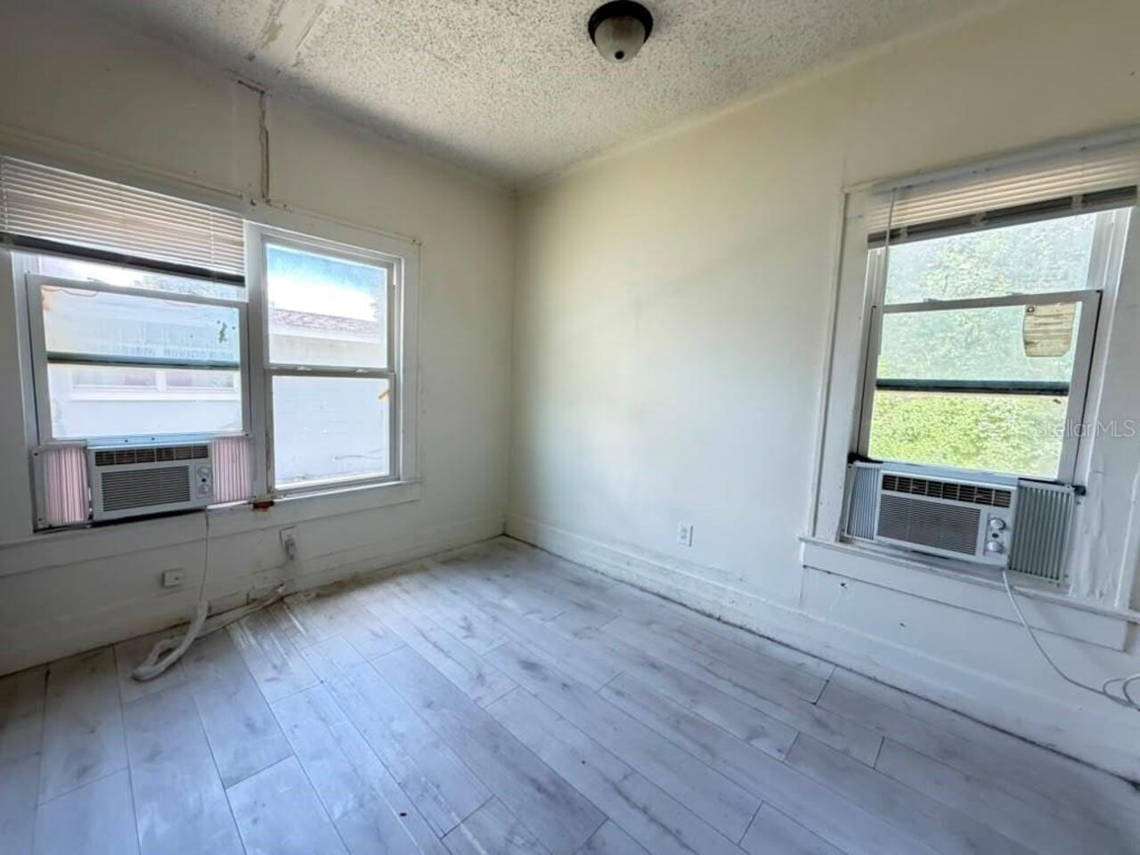Listing Photo 28