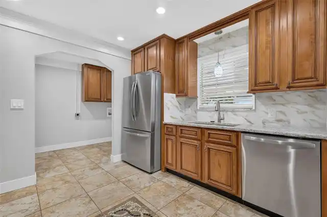 Listing Photo 18
