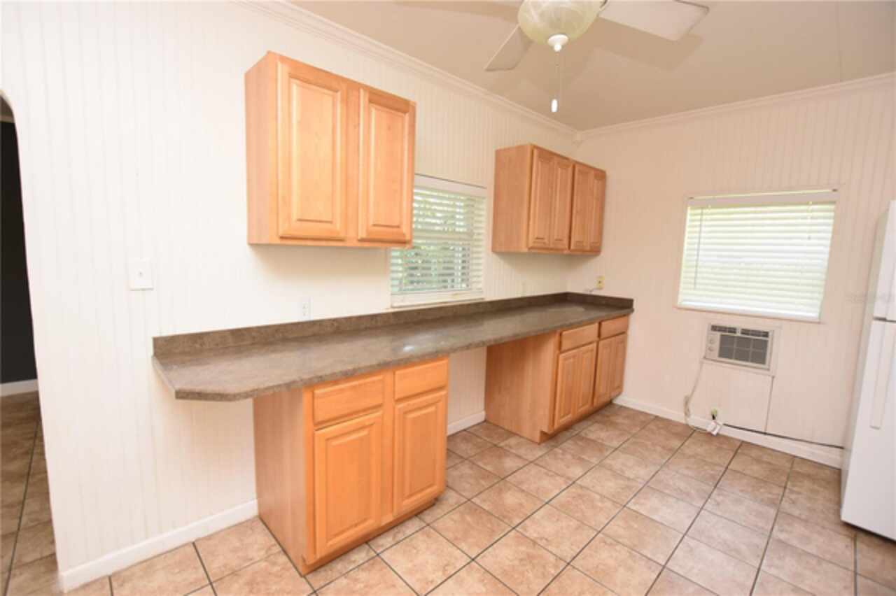 Listing Photo 8