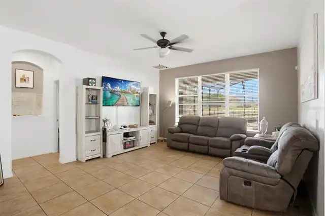 Listing Photo 9