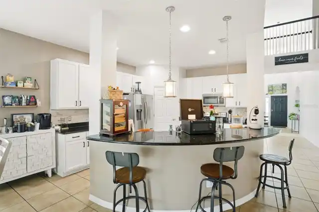 Listing Photo 12