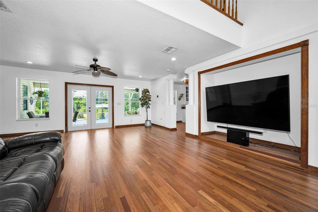 Listing Photo 12