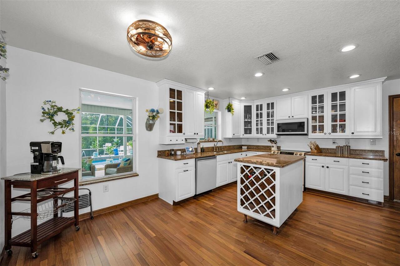 Listing Photo 17