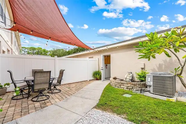 Listing Photo 12