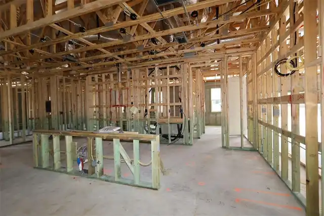 Listing Photo 9