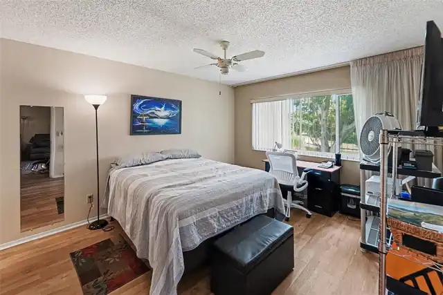 Listing Photo 16
