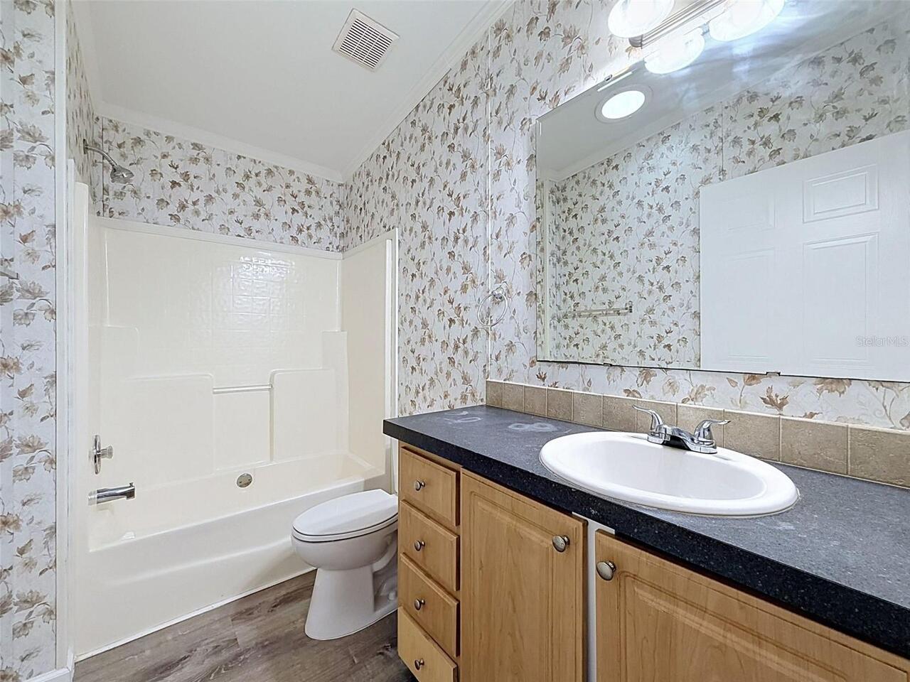 Listing Photo 16
