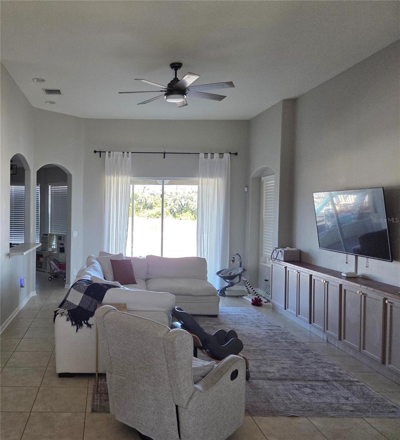 Listing Photo 11