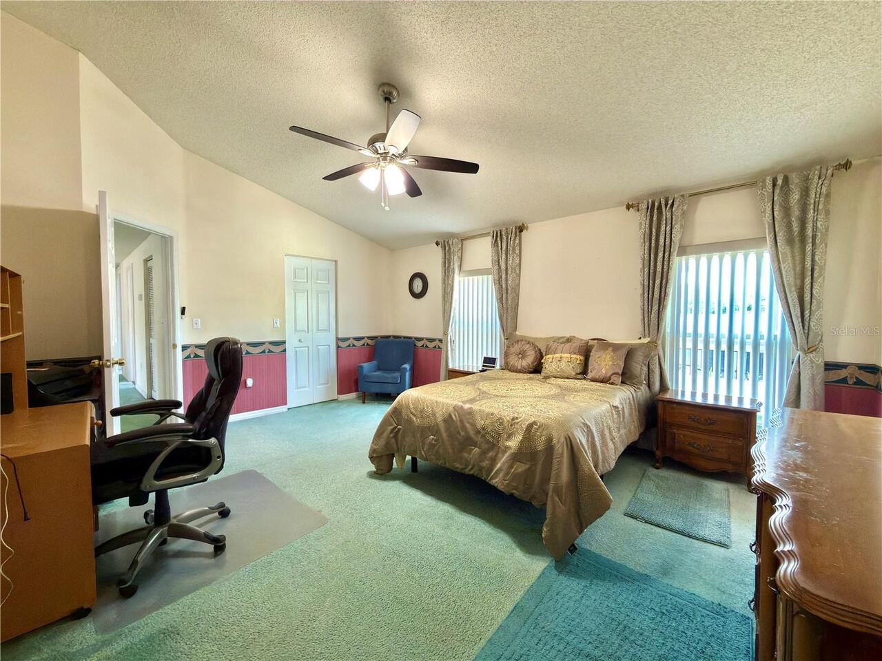 Listing Photo 12