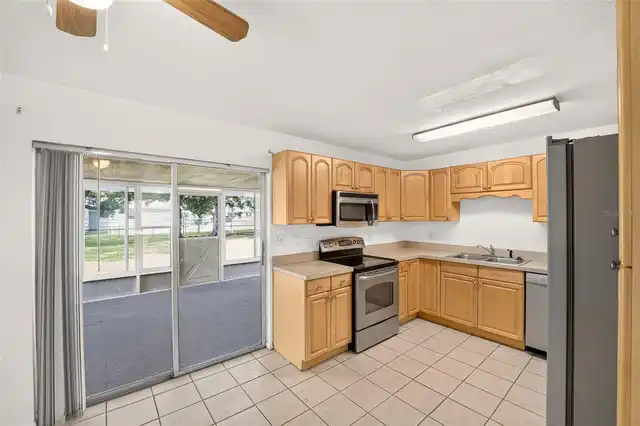 Listing Photo 11