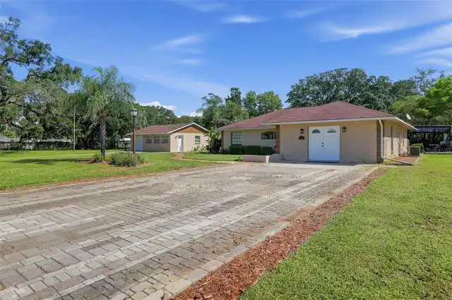Listing Photo 8